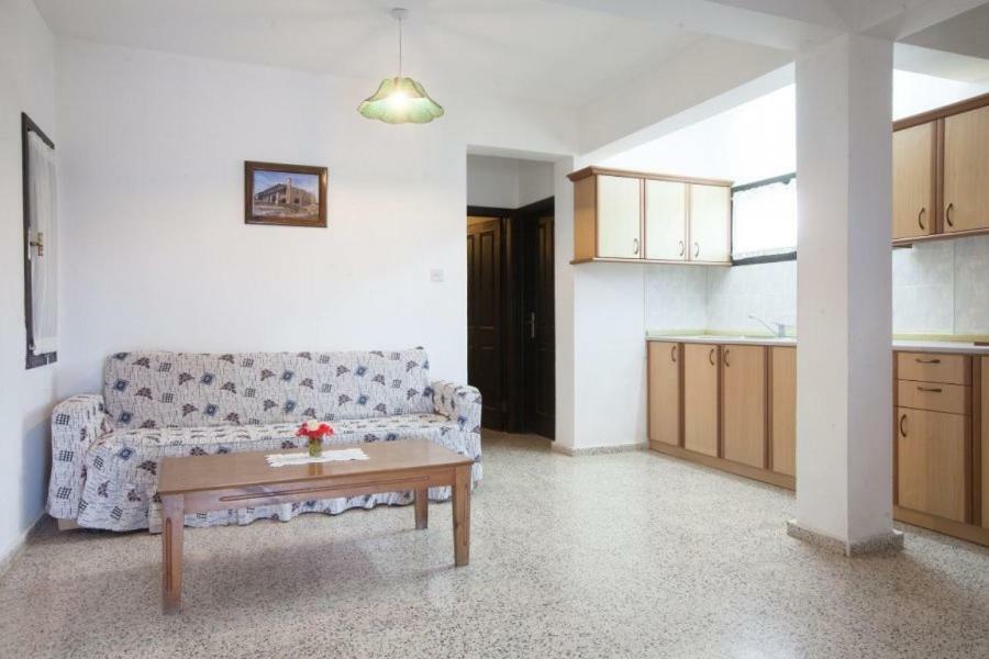 Balci Plaza Hotel And Balci Plaza Guest Bungalows Karpaz Peninsula Selenias Exterior photo